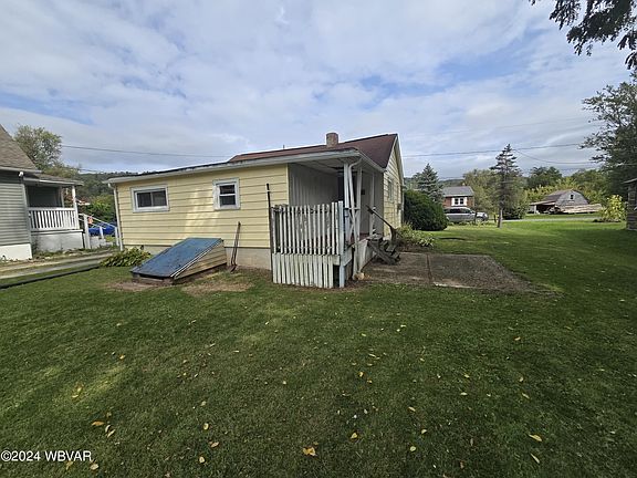 3rd image of 207 Marion St #1
