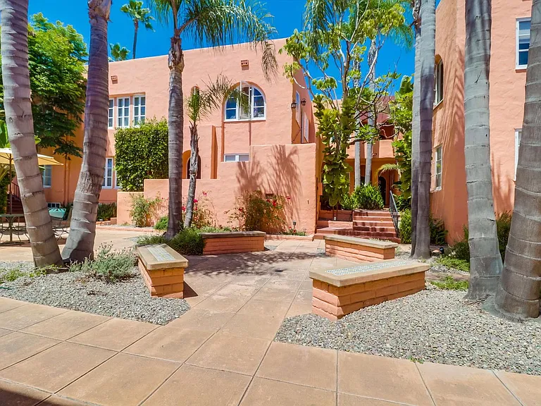 Santa Fe Court — Photo 22