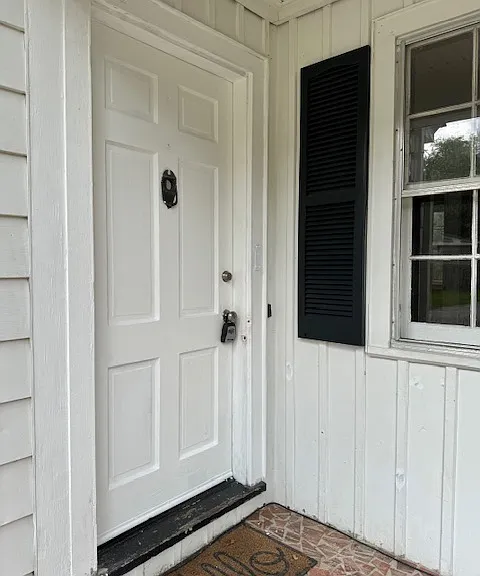 602 W Cedar St — Photo 1