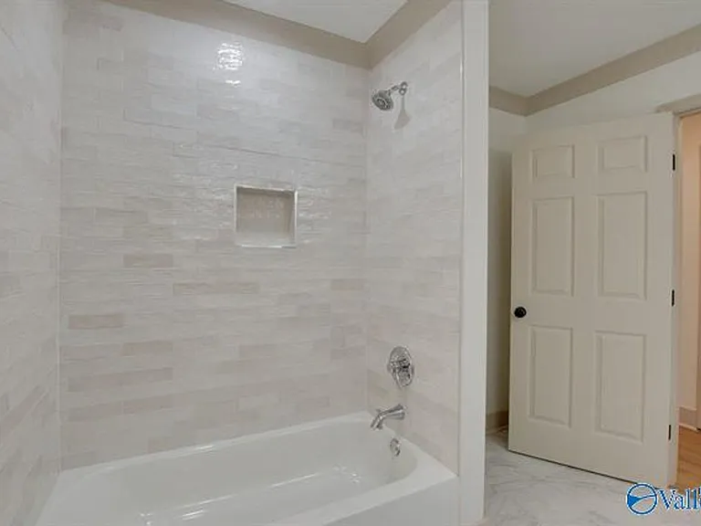 2042 Rosebury Ln SW — Photo 15