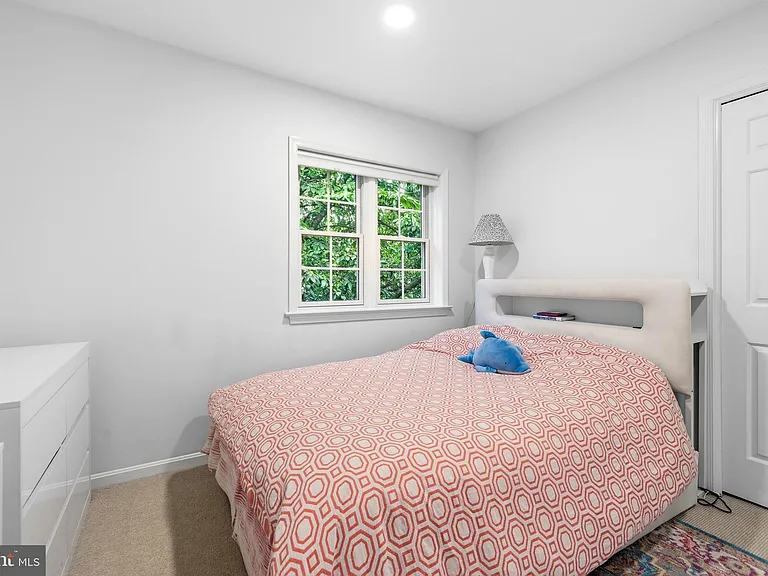 4880 Chevy Chase Dr #133 — Photo 23