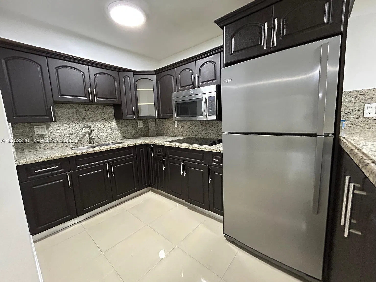 2 bed, 777 sqft, $2,250 — Photo 3