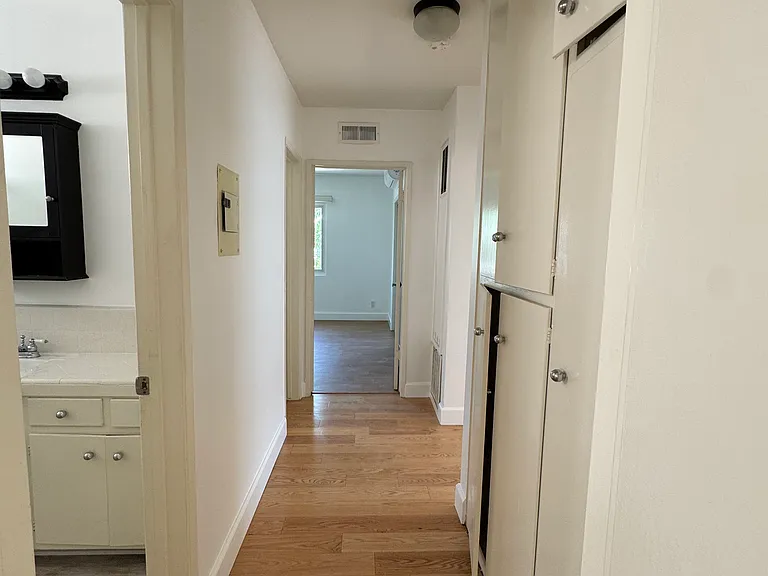 1115 Rexford Dr #3 — Photo 6