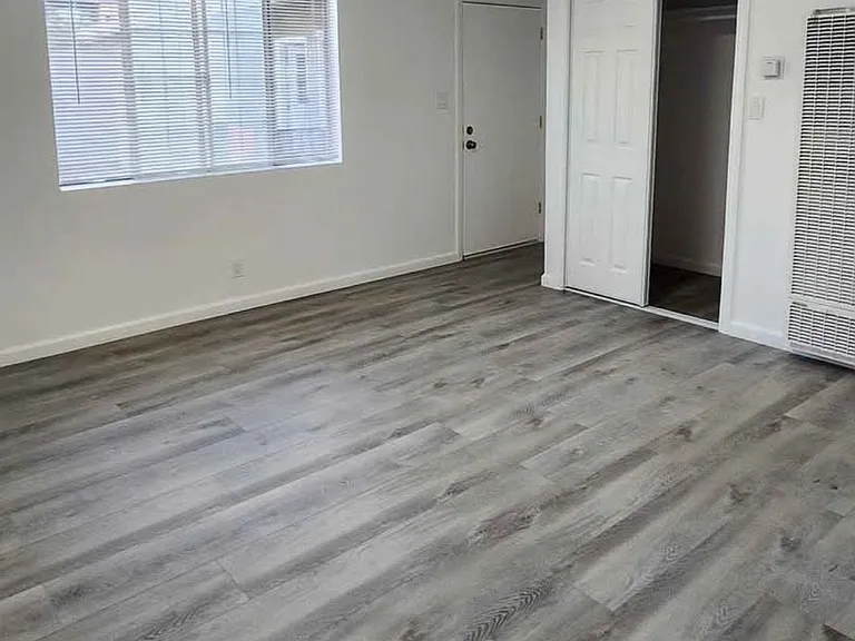 5751 1/2 Lexington Ave — Photo 1