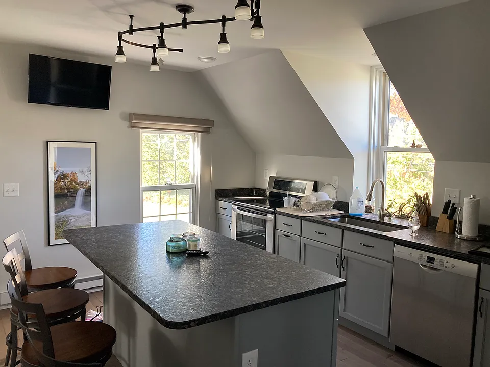 33 Pine St #2