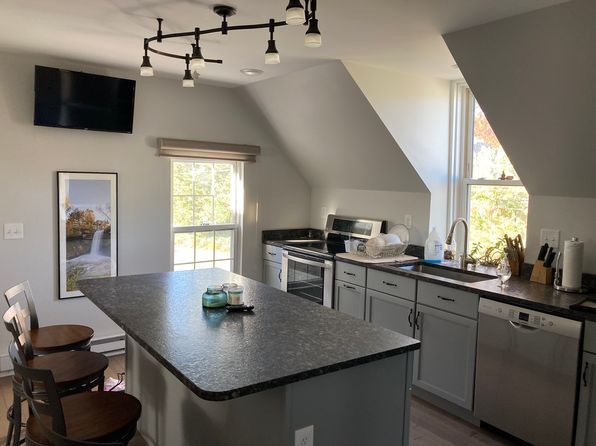 33 Pine St #2
