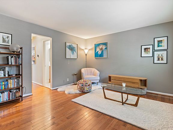 4th image of 1723 Price St