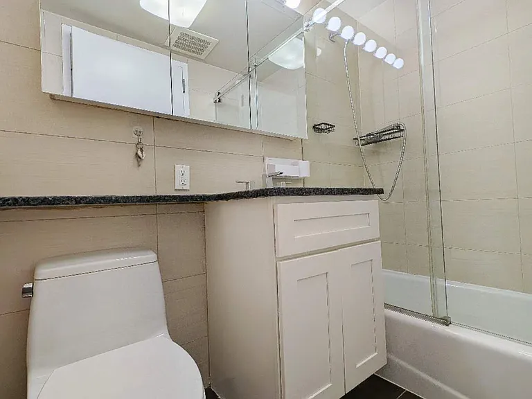 136-09 Franklin Ave #4C — Photo 6