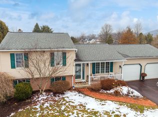 11 Fairfield Ln, Danville, PA 17821