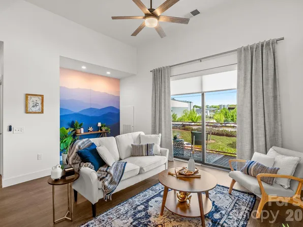 68 Craven St #206, Asheville, NC 28806