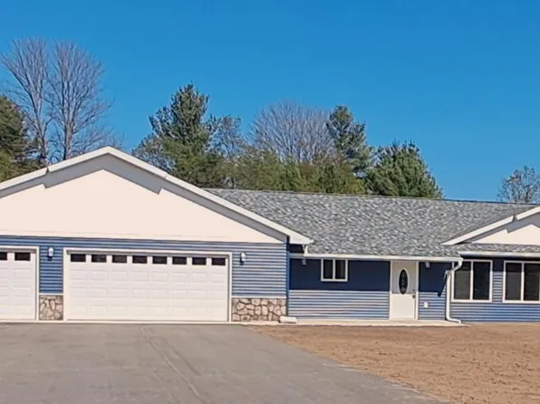 2221 Nancy Kay Ave, Interlochen, MI 49643