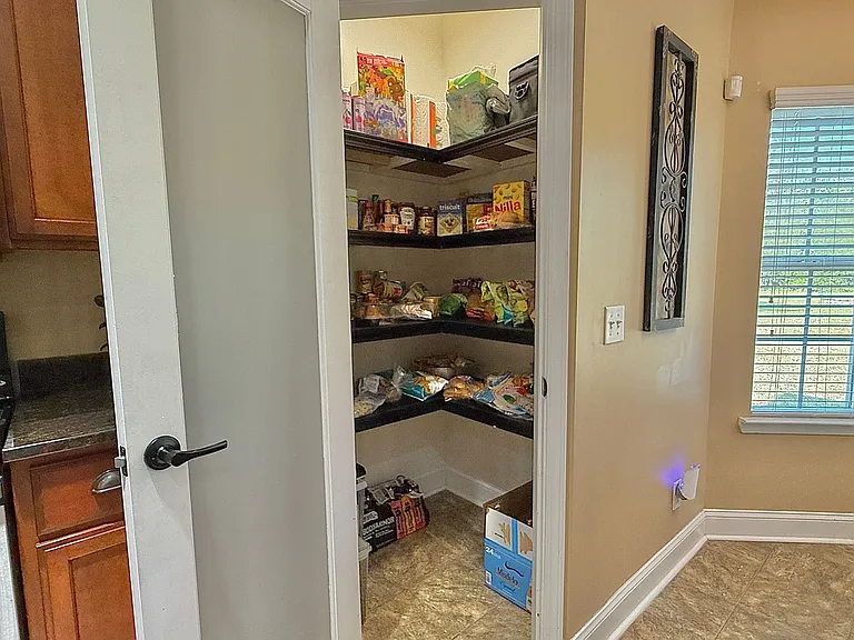 470 Briarcrest Dr NE — Photo 12