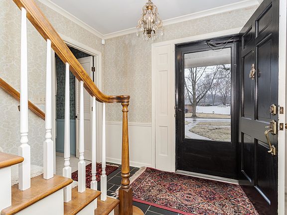 2nd image of 101 N Bellemont Rd