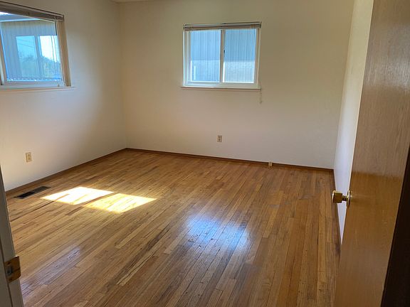 4th image of 12485 Ladd Ln