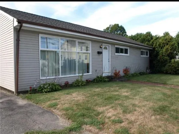 25 Lyman Ave, North Providence, RI 02911
