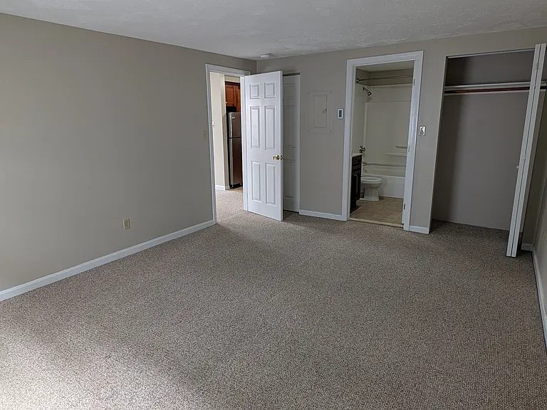34 Central St #6 — Photo 6