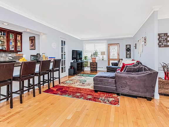 3rd image of 5700 Arlington Ave APT 22W