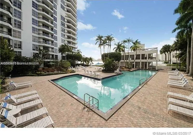 2 bed, 1353 sqft, $3,500 — Photo 2