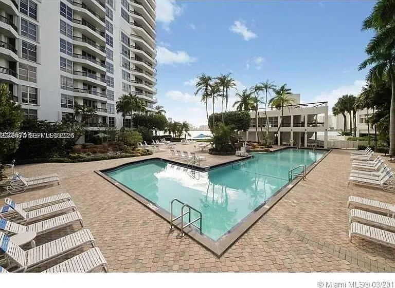 3600 Mystic Pointe Dr #1401 — Photo 21