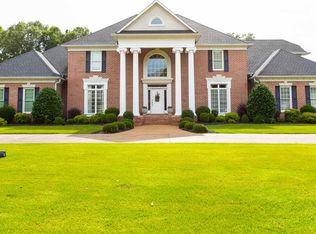890 Grayson Ln, Jackson, TN 38305