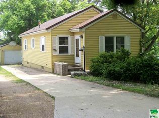 608 Park Ave, Cherokee, IA 51012