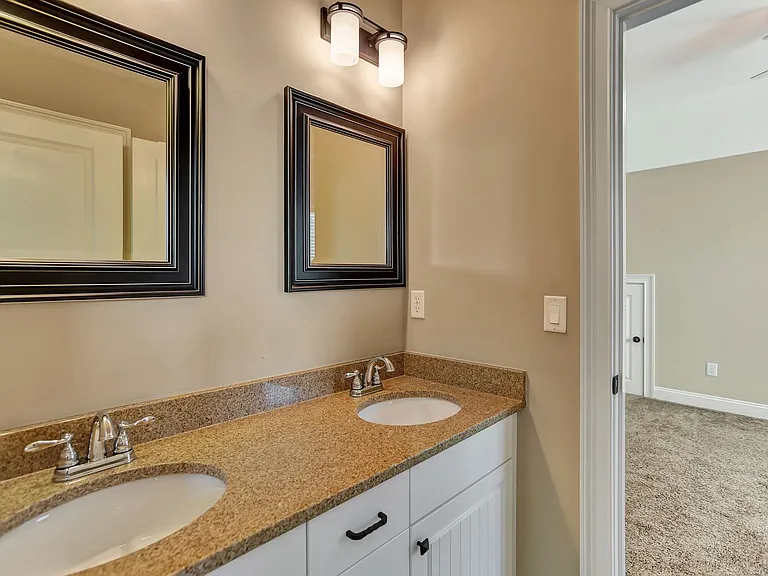258 Silver Cypress Cir — Photo 33