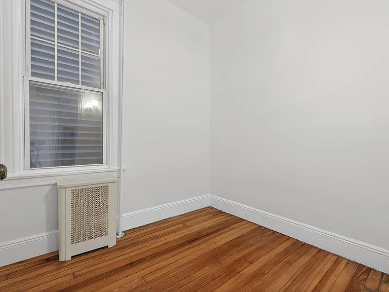 42 Duer Pl #1 — Photo 14