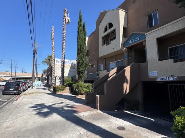 Pavilion Court Apartments, 15722 Vanowen St #Af9e7a3ac, Van Nuys, CA 91406