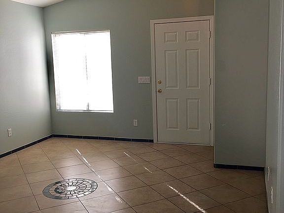 Living Room-Vaulted Ceiling