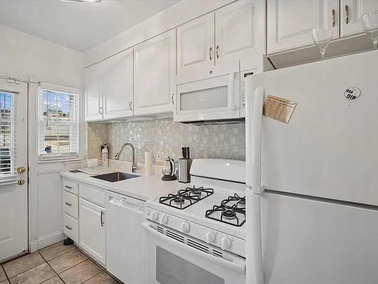 4621 12th St NE — Photo 14