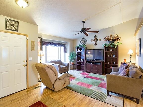 5th image of 406 S Lucille Ct