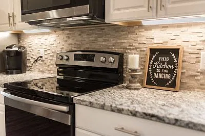 1 bed, 1100 sqft, $1,835 — Photo 3