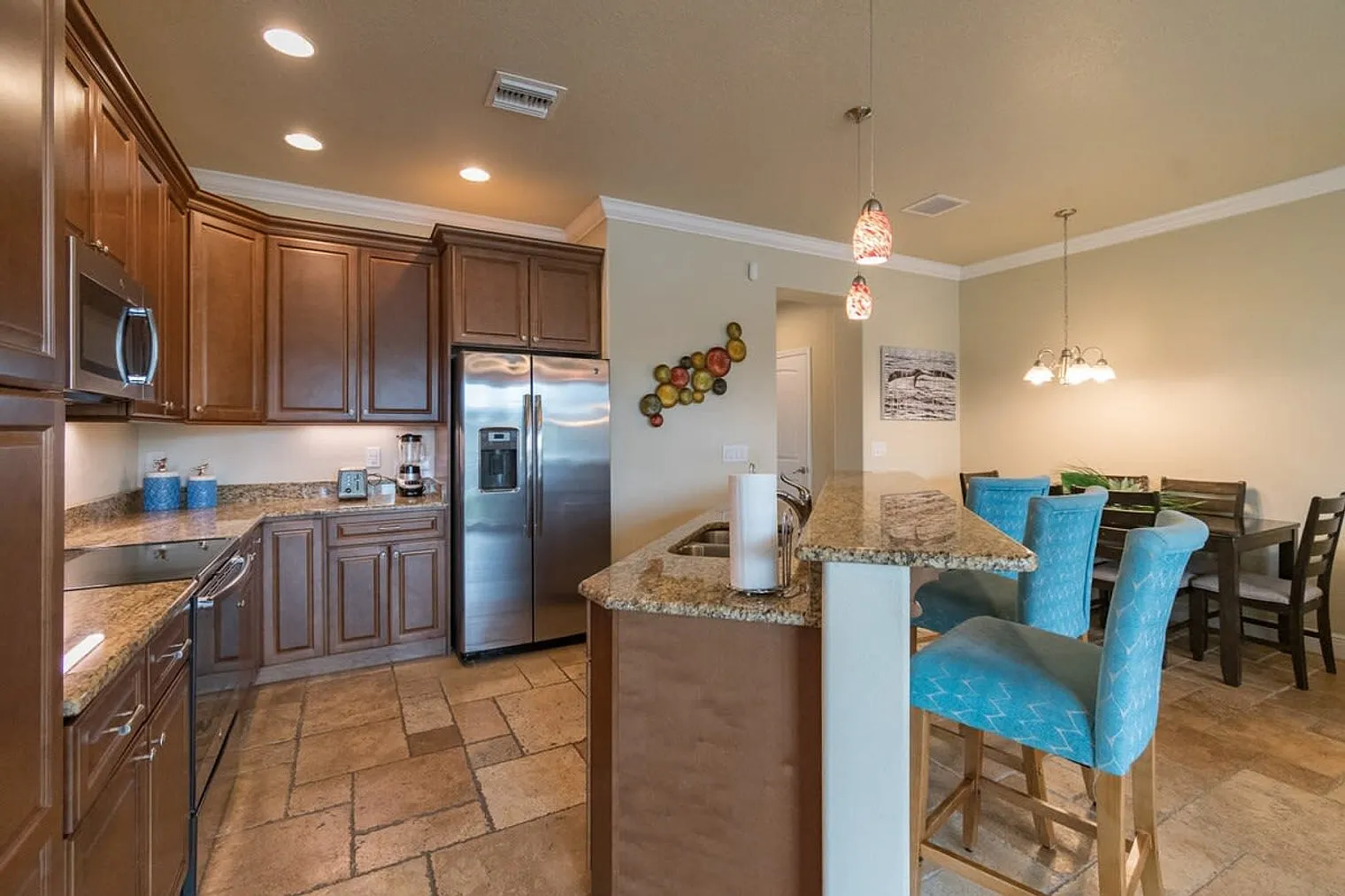 3 bed, 2.0 bath, 1399 sqft, $3,185 — Photo 4