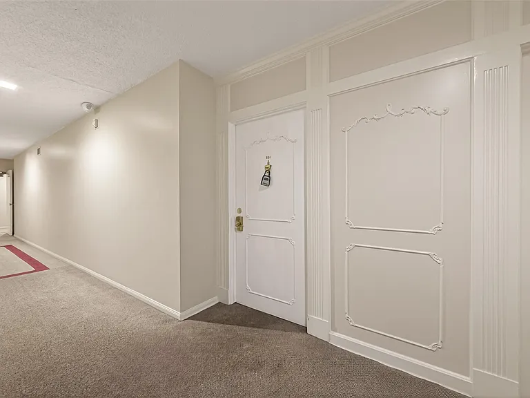 2600 Bellefontaine St #B24 — Photo 5