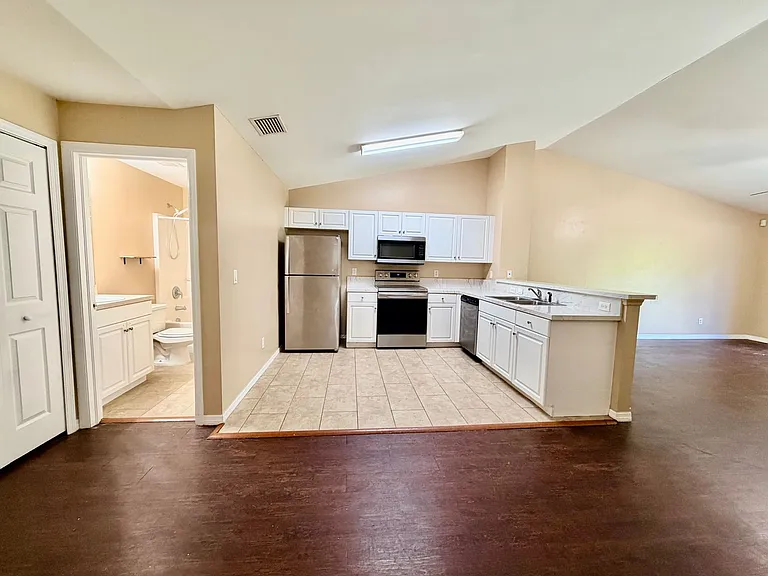 346 Bell Blvd S — Photo 9