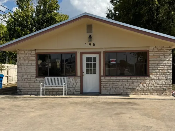 195 Meadowview Ln, Kerrville, TX 78028