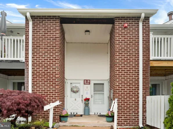 275 Green St APT 5P6, Beverly, NJ 08010