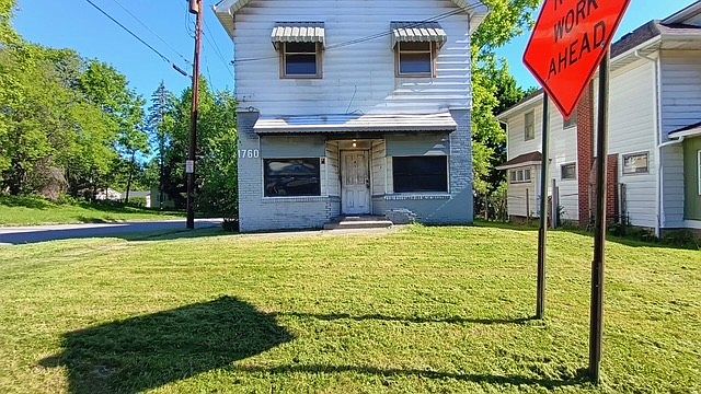 1st image of 1760 Oakwood Ave #Top