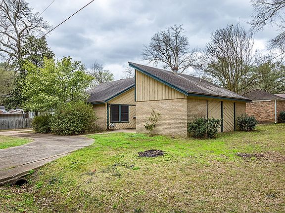 2nd image of 308 Lee Ln