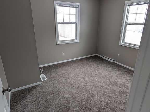 5th image of 1133 16th Ave S
