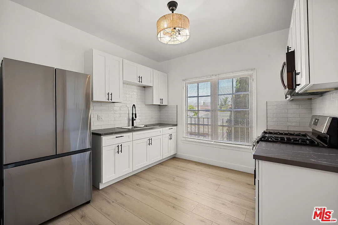 1 bed, 1.0 bath, 750 sqft, $2,099 — Photo 3