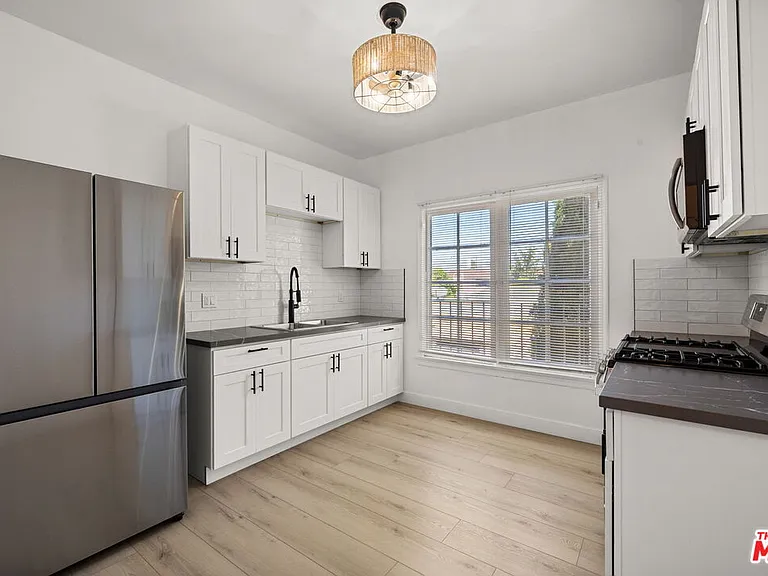 1245 S Orange St #201 — Photo 3