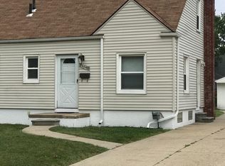 24640 Cloverlawn St, Oak Park, MI 48237
