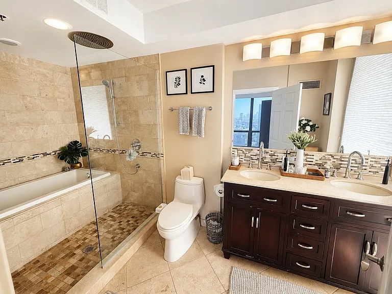 435 W Erie St #2108 — Photo 5