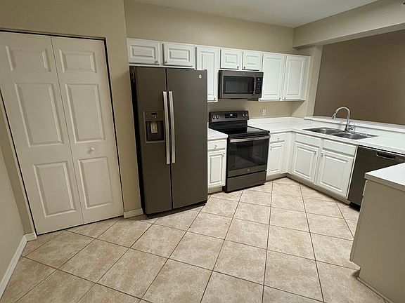 2nd image of 10010 Maddox Ln APT 216