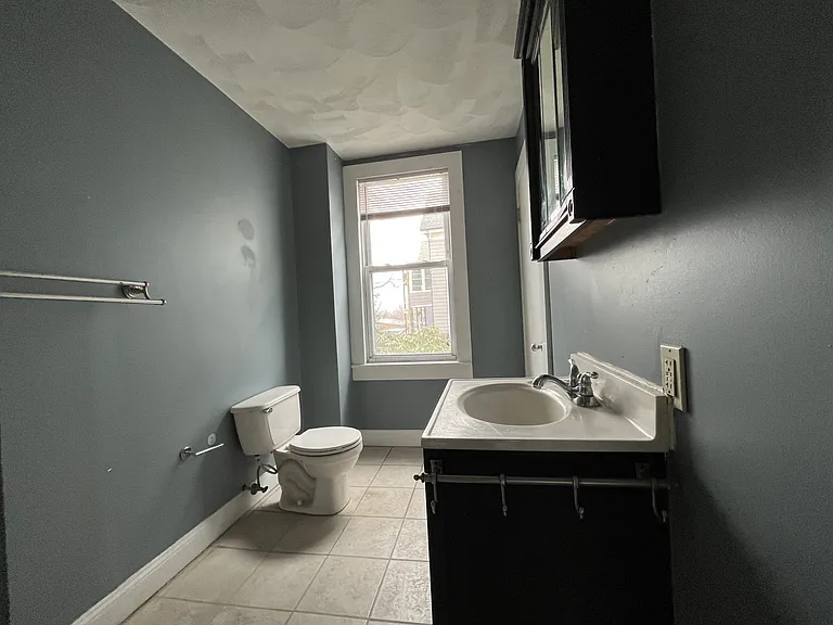 203 Howell St #1 — Photo 7