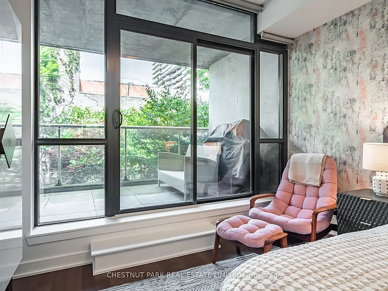 64 Niagara St #221 — Photo 20