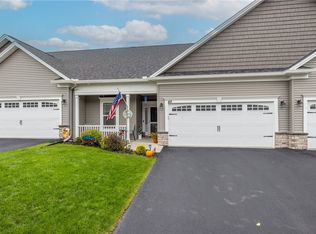 49 Timber Creek Trl, Rochester, NY 14606