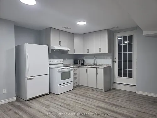 100 Chase Cres #BASEMENT Photo 1