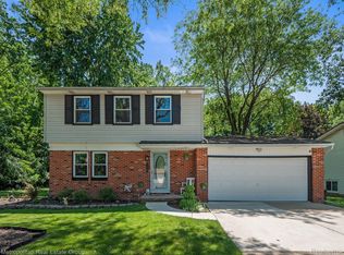 43419 Applewood Rd, Canton, MI 48188